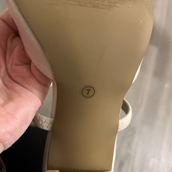 Cream Thick Heels - Picture 4 of 4